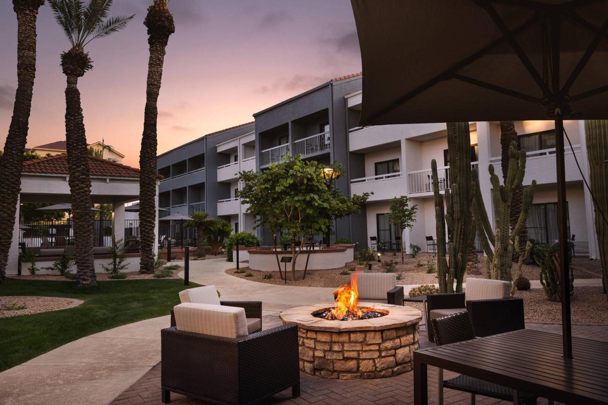 Courtyard By Marriott Phoenix Mesa Eksteriør billede